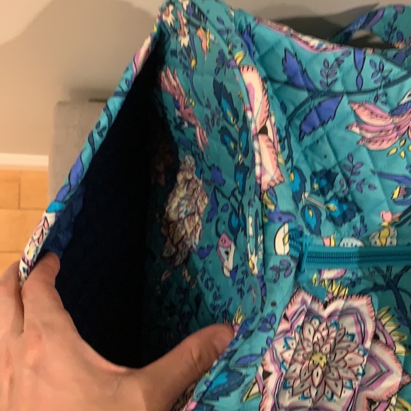 ‼️FIRM‼️ NWT Vera Bradley large duffel bag peacock garden - Picture 5 of 8